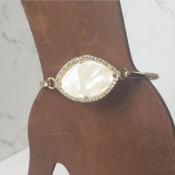 AVON Faux Mother Of Pearl & Rhinestone Bracelet - Picture 1 of 8